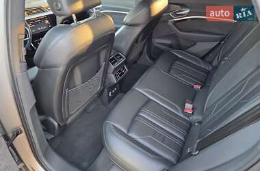 Внедорожник / Кроссовер Audi e-tron 2019 в 