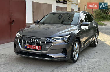 Внедорожник / Кроссовер Audi e-tron 2019 в 
