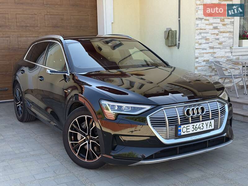 Внедорожник / Кроссовер Audi e-tron 2019 в 