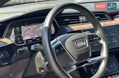 Внедорожник / Кроссовер Audi e-tron 2019 в 