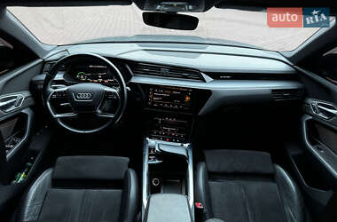 Внедорожник / Кроссовер Audi e-tron 2019 в 