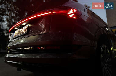 Внедорожник / Кроссовер Audi e-tron 2019 в 
