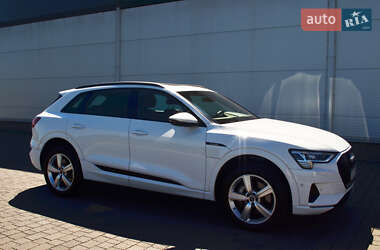 Позашляховик / Кросовер Audi e-tron 2020 в 