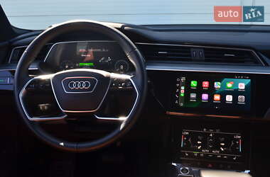 Позашляховик / Кросовер Audi e-tron 2020 в 