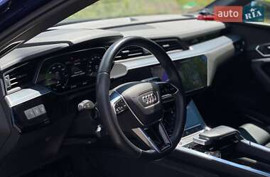 Внедорожник / Кроссовер Audi e-tron 2021 в 