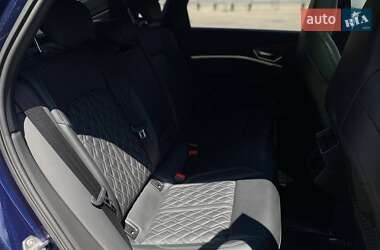 Внедорожник / Кроссовер Audi e-tron 2021 в 