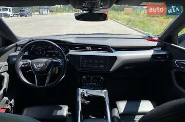Внедорожник / Кроссовер Audi e-tron 2021 в 