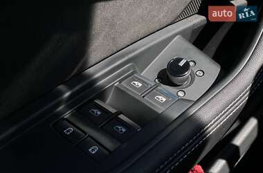 Внедорожник / Кроссовер Audi e-tron 2021 в 
