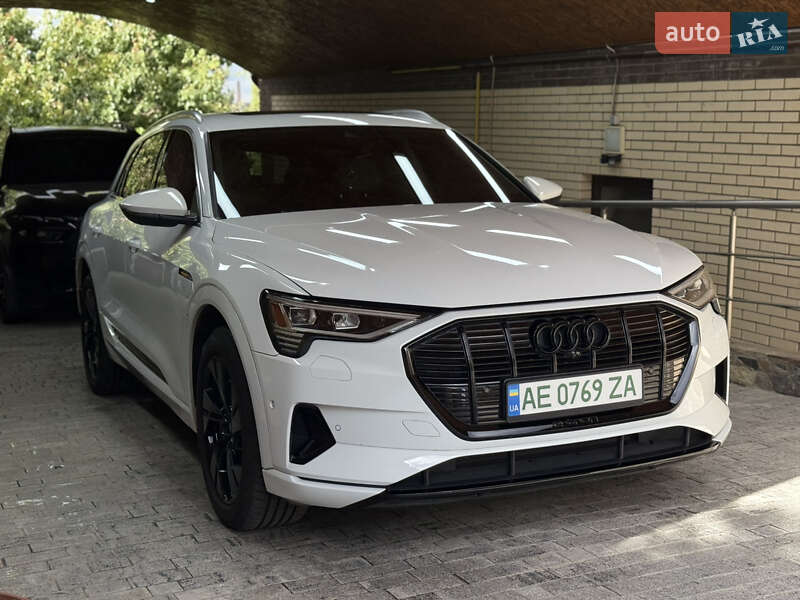 Внедорожник / Кроссовер Audi e-tron 2020 в Днепре