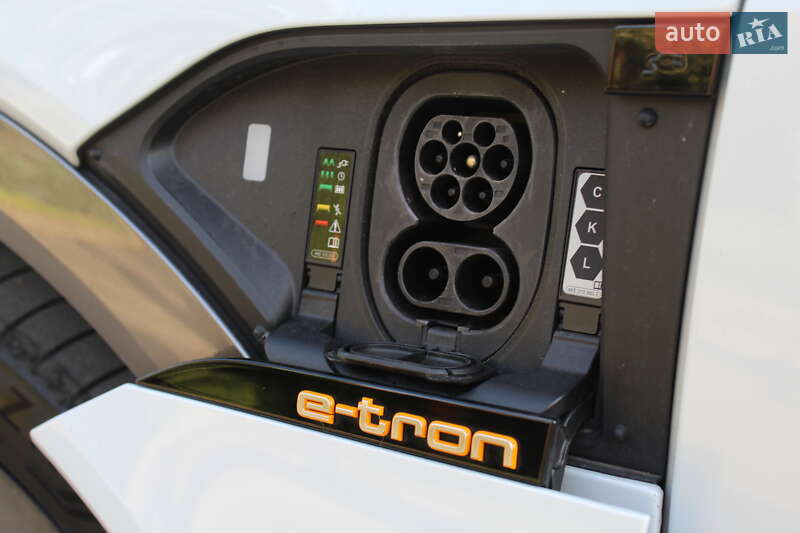 Внедорожник / Кроссовер Audi e-tron 2023 в Киеве