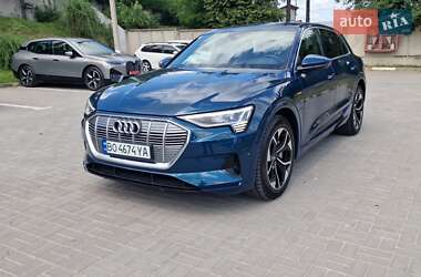 Позашляховик / Кросовер Audi e-tron 2021 в 