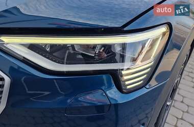 Позашляховик / Кросовер Audi e-tron 2021 в 