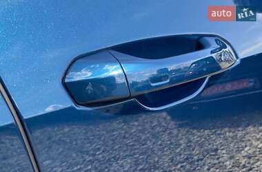 Внедорожник / Кроссовер Audi e-tron 2019 в 
