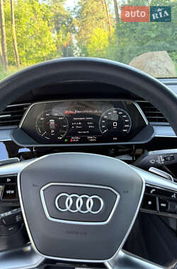 Внедорожник / Кроссовер Audi e-tron 2021 в 