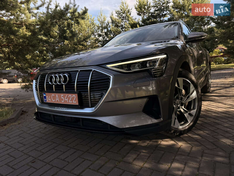 Внедорожник / Кроссовер Audi e-tron 2019 в Львове