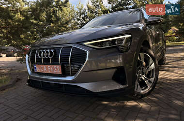 Внедорожник / Кроссовер Audi e-tron 2019 в 