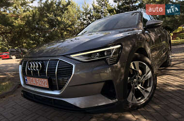 Внедорожник / Кроссовер Audi e-tron 2019 в 