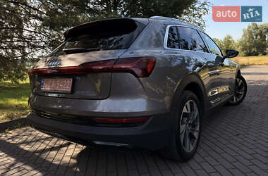 Внедорожник / Кроссовер Audi e-tron 2019 в 