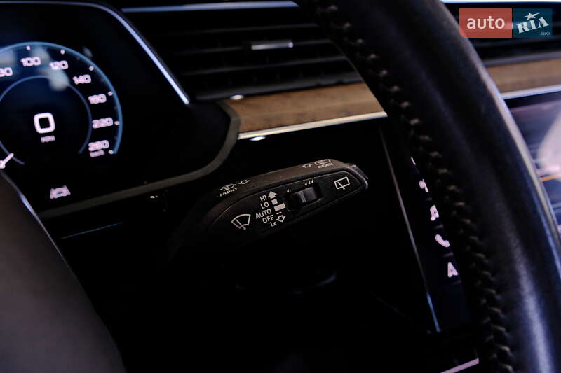 Позашляховик / Кросовер Audi e-tron 2019 в Одесі