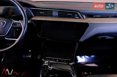 Внедорожник / Кроссовер Audi e-tron 2019 в 