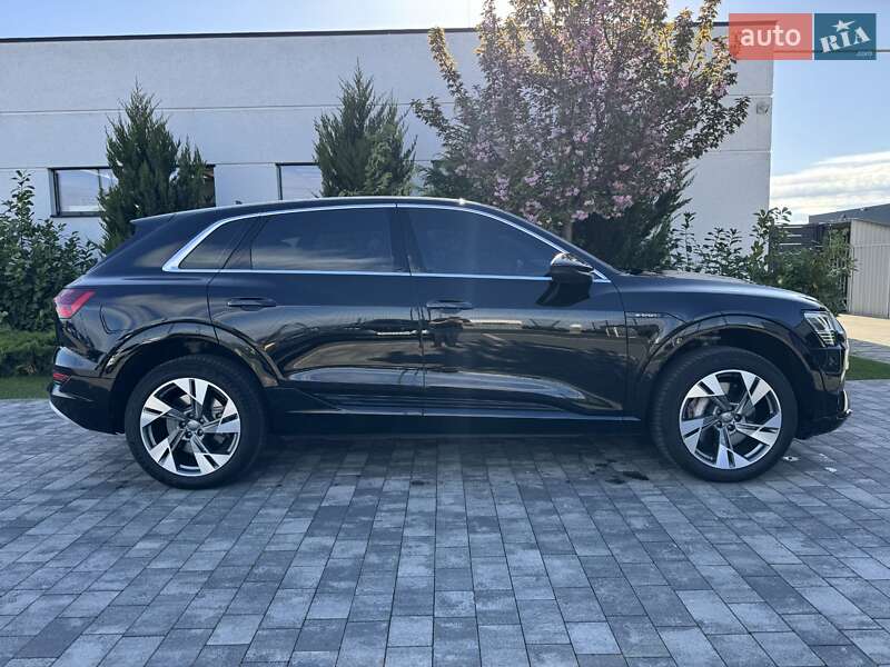 Внедорожник / Кроссовер Audi e-tron 2019 в Мукачево