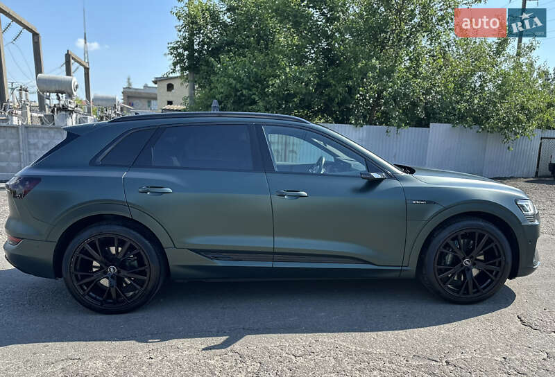 Позашляховик / Кросовер Audi e-tron 2019 в Києві