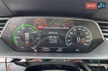Внедорожник / Кроссовер Audi e-tron 2020 в 