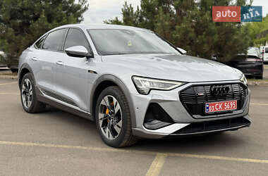 Внедорожник / Кроссовер Audi e-tron 2021 в 