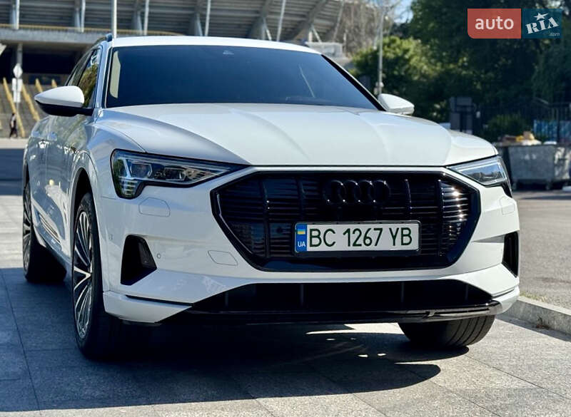 Позашляховик / Кросовер Audi e-tron 2019 в Дніпрі