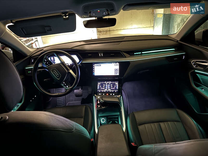 Позашляховик / Кросовер Audi e-tron 2019 в Дніпрі