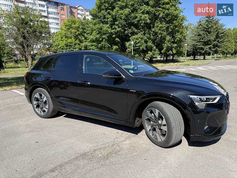 Внедорожник / Кроссовер Audi e-tron 2021 в Ровно