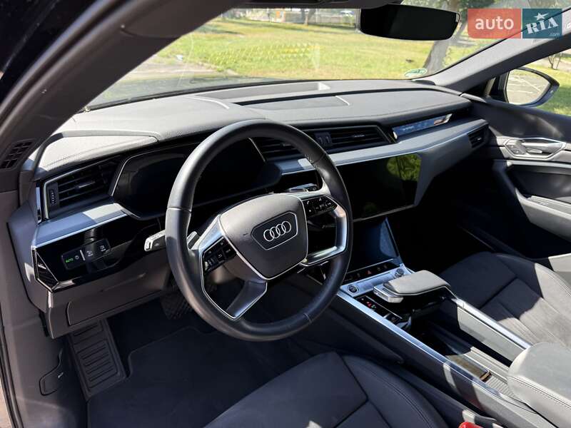 Внедорожник / Кроссовер Audi e-tron 2021 в Ровно