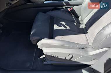 Позашляховик / Кросовер Audi e-tron 2021 в 