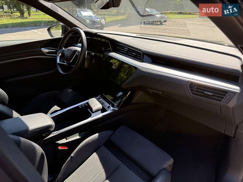 Внедорожник / Кроссовер Audi e-tron 2021 в Ровно