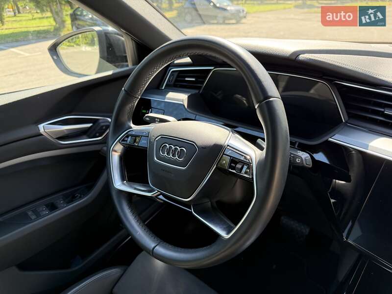 Внедорожник / Кроссовер Audi e-tron 2021 в Ровно