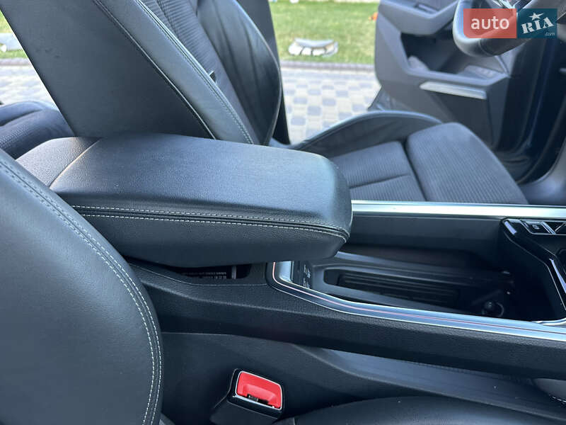 Внедорожник / Кроссовер Audi e-tron 2019 в Львове фото 39 Внедорожник / Кроссовер Audi e-tron 2019 в Львове