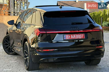 Позашляховик / Кросовер Audi e-tron 2020 в 