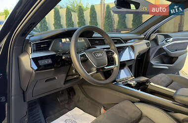 Позашляховик / Кросовер Audi e-tron 2020 в 