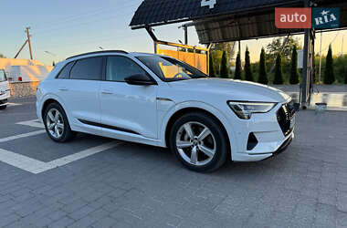 Внедорожник / Кроссовер Audi e-tron 2020 в 