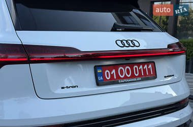 Внедорожник / Кроссовер Audi e-tron 2020 в 