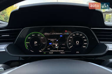 Внедорожник / Кроссовер Audi e-tron 2020 в 