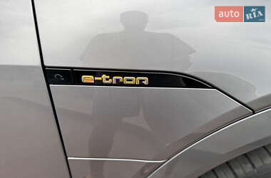 Позашляховик / Кросовер Audi e-tron 2020 в 