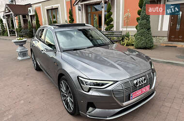 Позашляховик / Кросовер Audi e-tron 2020 в 