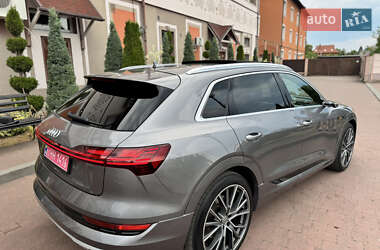 Позашляховик / Кросовер Audi e-tron 2020 в 