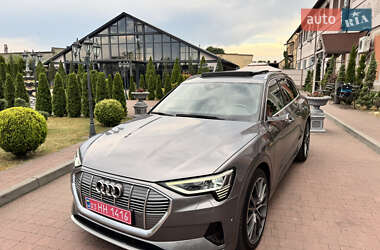 Позашляховик / Кросовер Audi e-tron 2020 в 