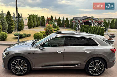 Позашляховик / Кросовер Audi e-tron 2020 в 