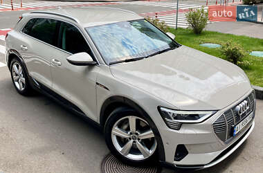 Позашляховик / Кросовер Audi e-tron 2020 в 