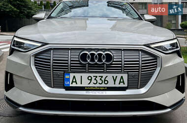 Позашляховик / Кросовер Audi e-tron 2020 в 