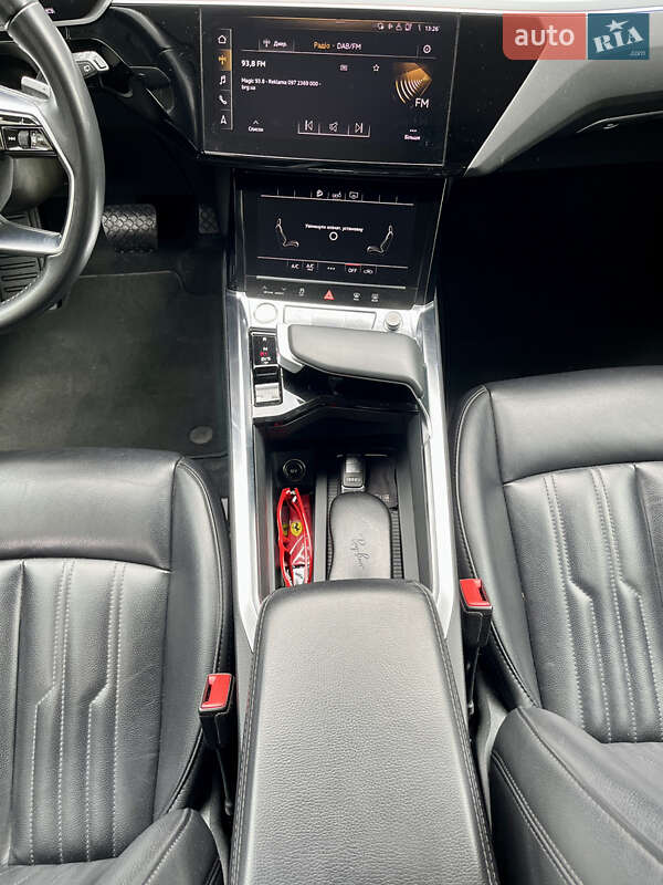 Внедорожник / Кроссовер Audi e-tron 2020 в Киеве
