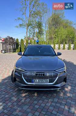 Позашляховик / Кросовер Audi e-tron 2019 в 